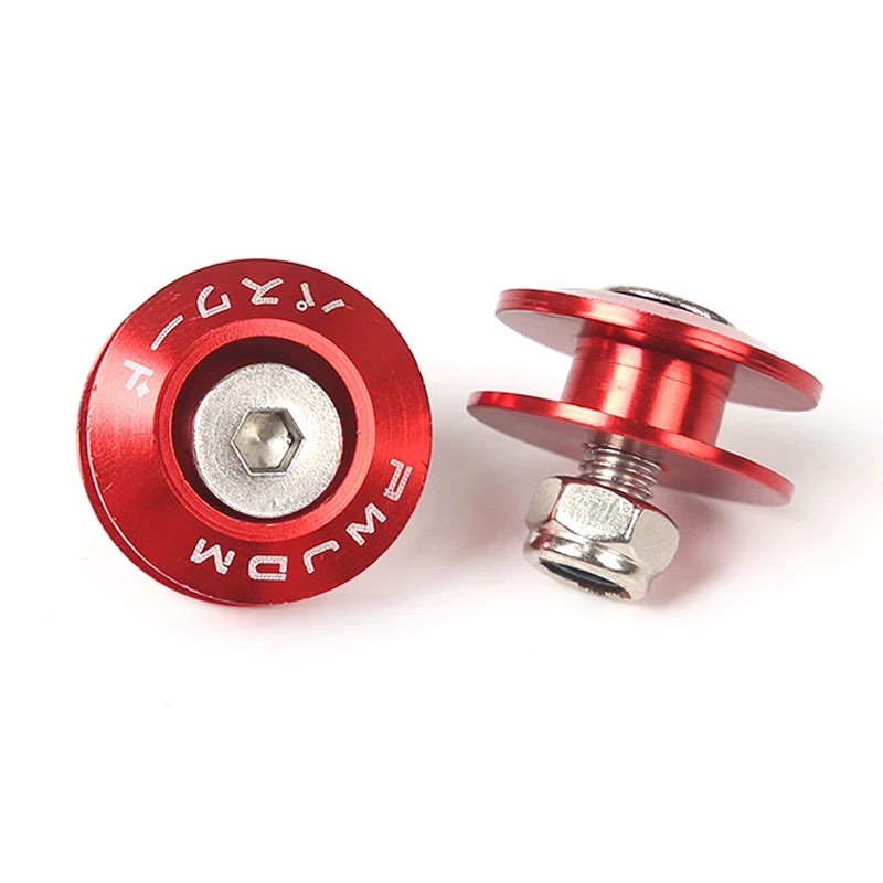 Fixateur universel rouge à dégagement rapide, tête hexagonale et tige filetée.