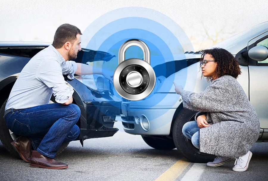 Deux personnes interagissent avec un mécanisme de verrouillage de porte de voiture superposé d'un cercle de sécurité bleu.