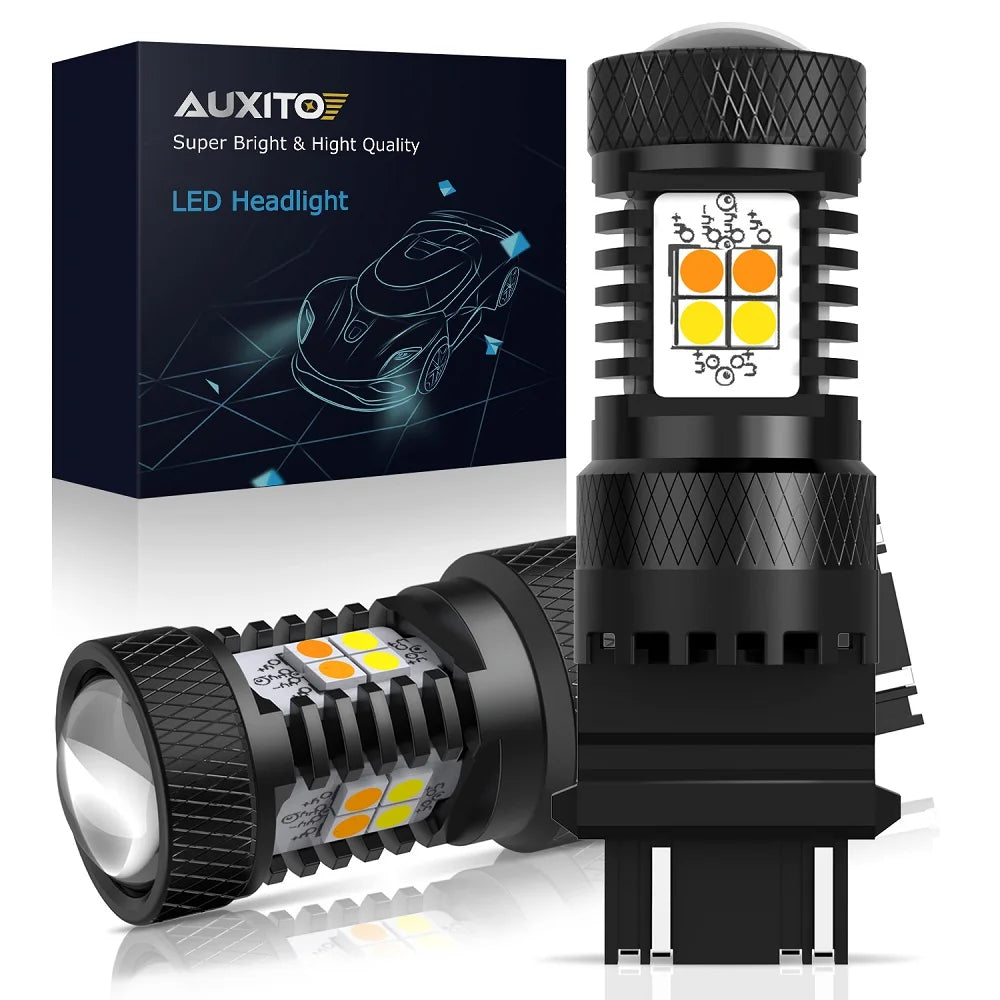 Ensemble de phare LED noir et ampoule, présenté à côté de sa boîte d'emballage.