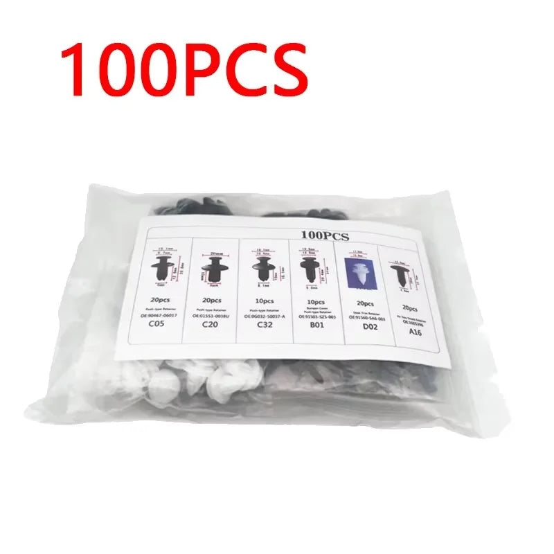 Sac en plastique transparent contenant 100 clips et fixations pour garnitures de portes de voiture.