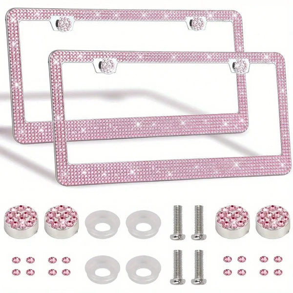Un juego de marcos para placas de matrícula de strass rosas y varios anillos y tornillos de plástico transparente.