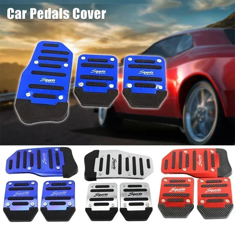 Un ensemble de cache-pieds en silicone colorés pour protéger les pédales des véhicules à transmission manuelle.