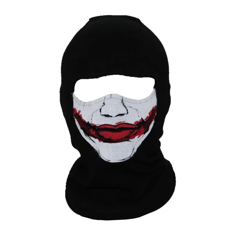 Mascarilla balaclava negra completa con marcas faciales rojas