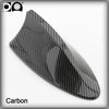 Antenne en fibre de carbone noire en forme de nageoire de requin.