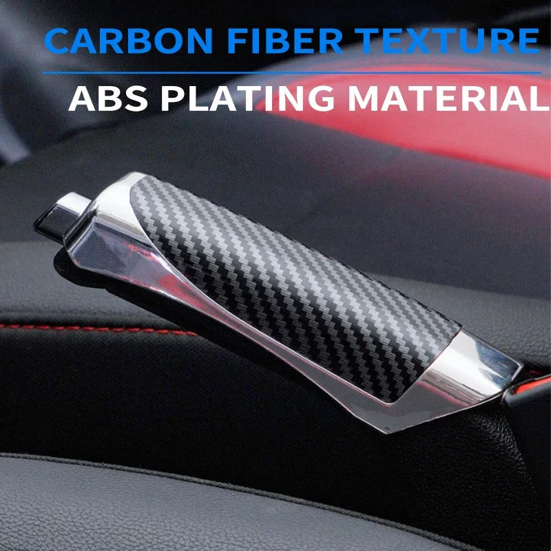 Grip de frein à main en alliage d'aluminium et texture de fibre de carbone sur l'intérieur d'une voiture noire.