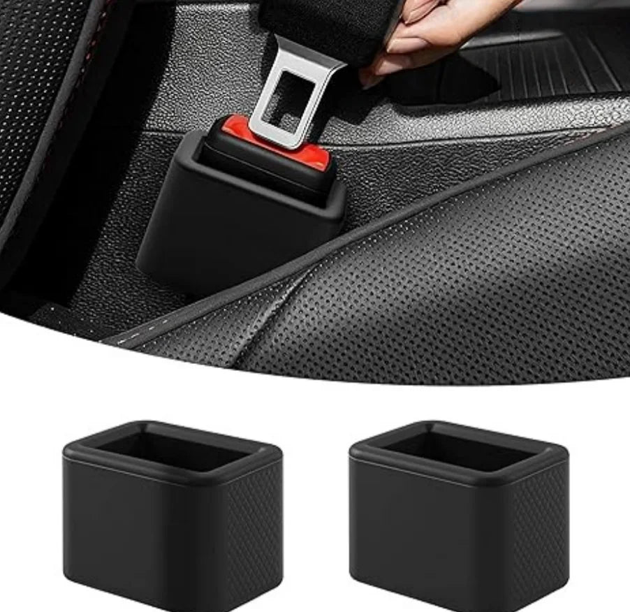 Eine schwarze kratzfeste Car-Sicherheitsgurt-Schnallenabdeckung wird in den Gurtmechanismus eingesetzt.