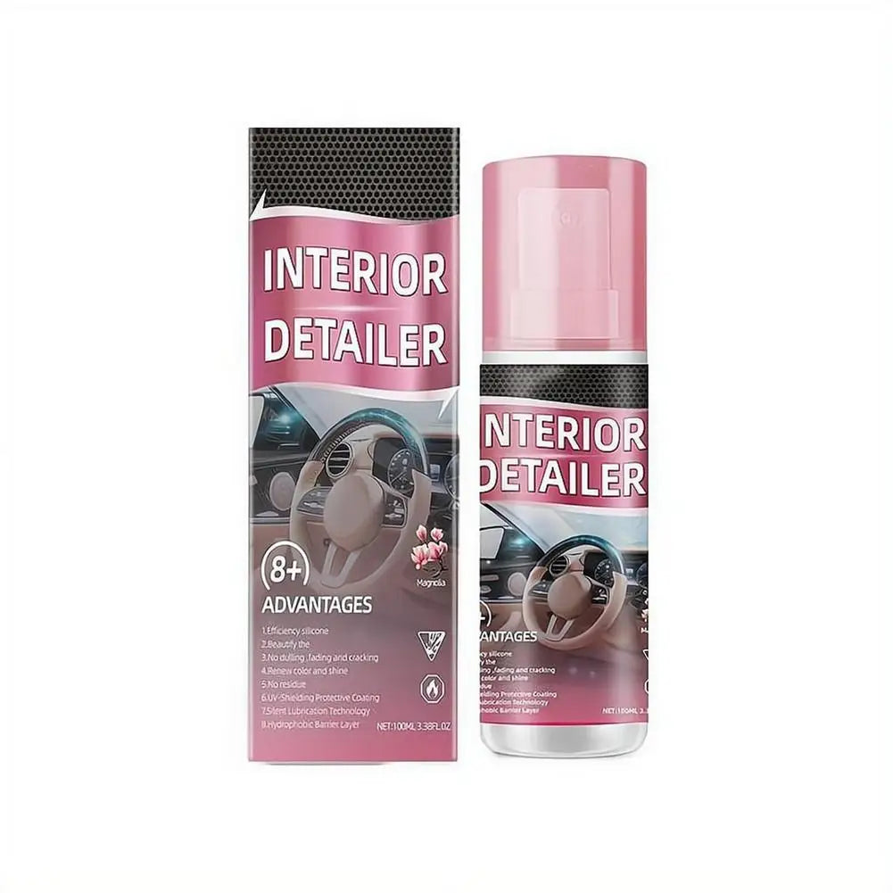 زجاجة بخاخ لتنظيف وتفاصيل السيارة، تحمل ملصقًا ورديًا وأسود.
