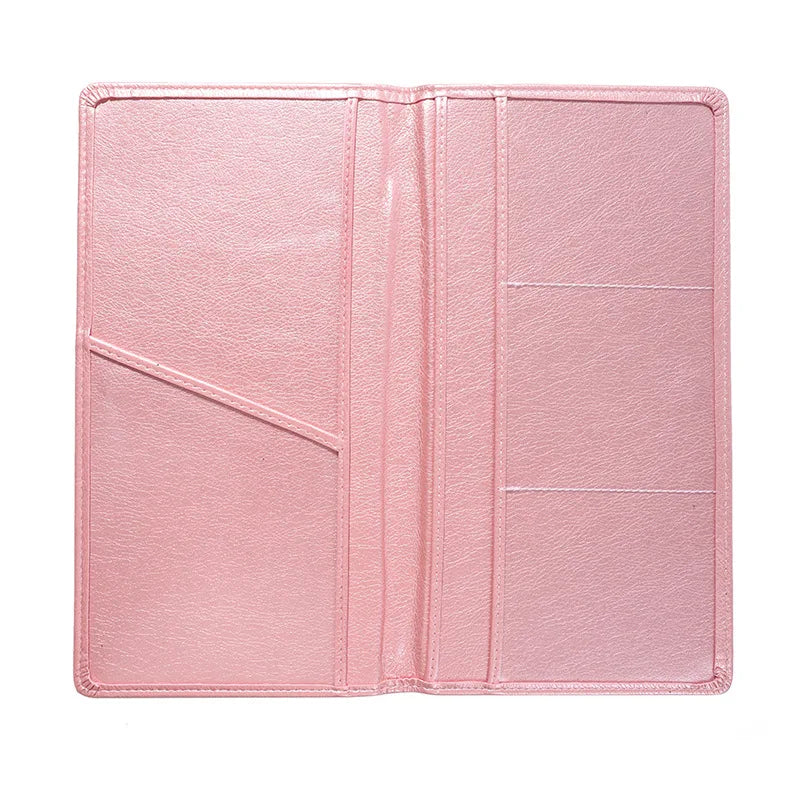 Pinkes universelles Leder-Kartenträger für Dokumente, geöffnet, mit mehreren Fächern.