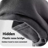 Primer plano de una balaclava gris cortavientos mostrando un detalle oculto de puente nasal de plástico.