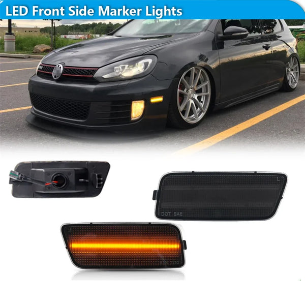 مصابيح تحديد جانبية أمامية من LED لسيارة فولكس فاجن MK6 GTI تُظهر المصابيح المركبة ووحدات الإشارة المنفصلة.