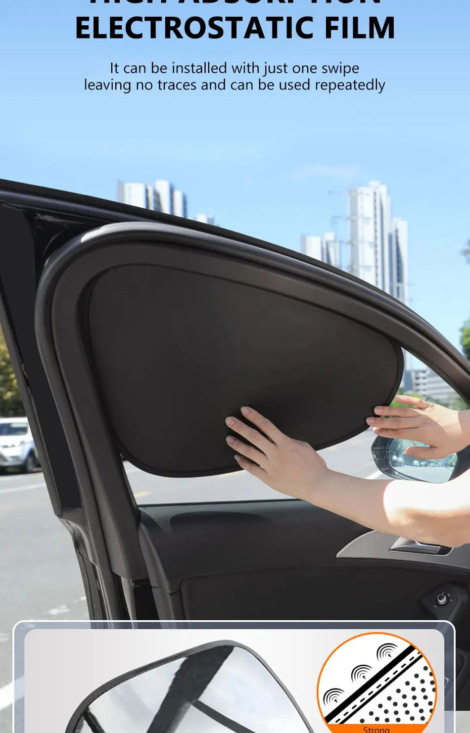 Eine Hand installiert eine elektrostatische Folie auf ein Autoscheibe, die einfache Anbringung des Sonnendachs demonstriert.