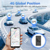 Une main tient un smartphone affichant des données de suivi de localisation, avec une voiture sur une autoroute montrant GPS,