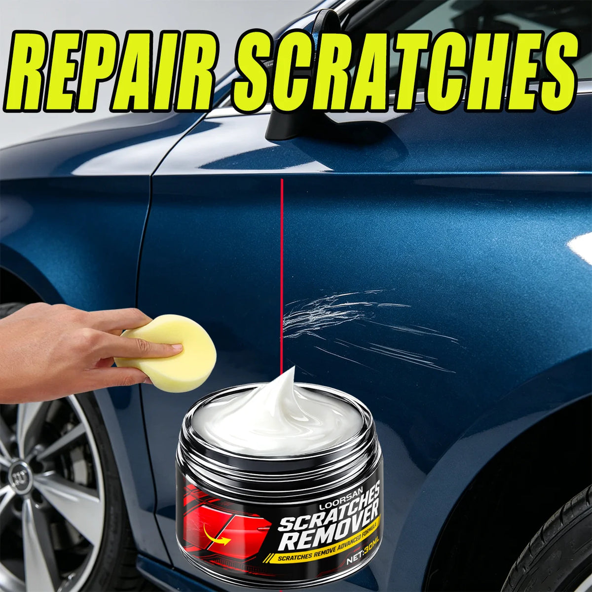 Eine Hand trägt Wachs auf die blaue Lackoberfläche eines Autos auf, um Kratzer zu reparieren.