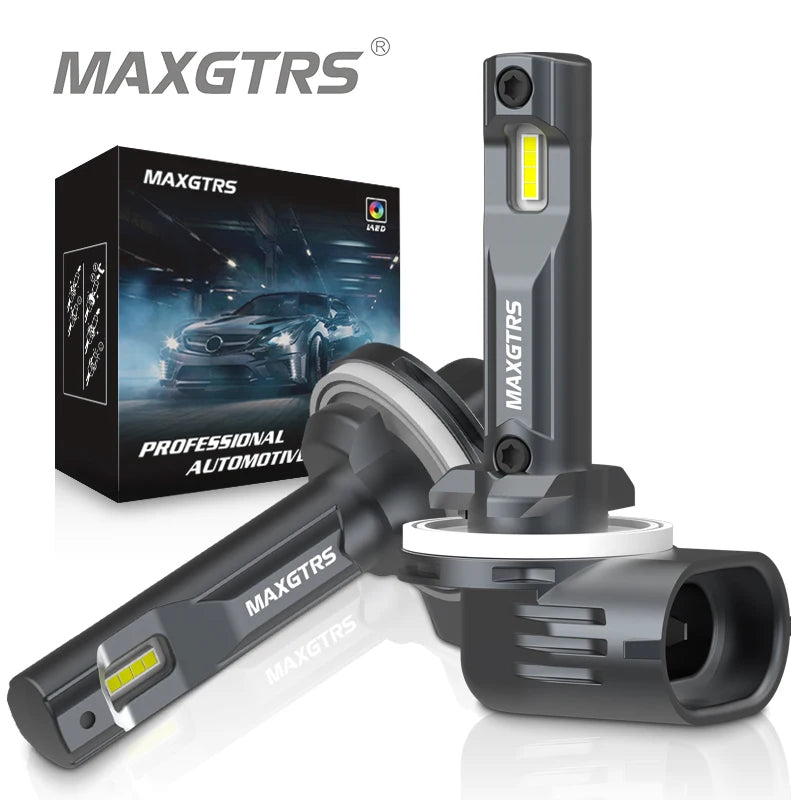 Un jeu de phares LED automobiles professionnels MAXGTRS noirs avec une lumière jaune visible.