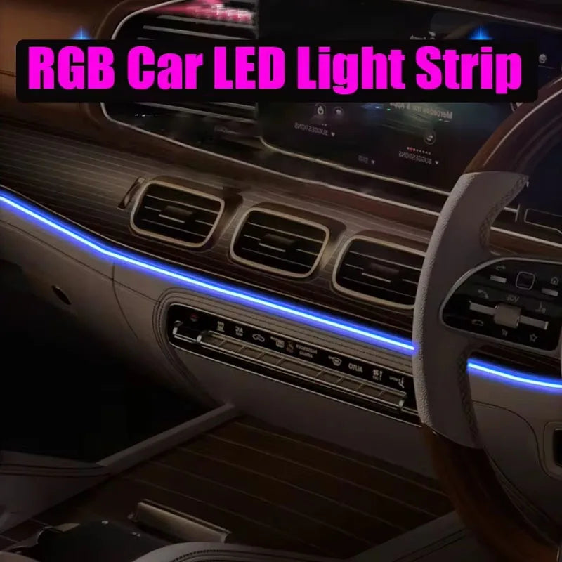 شريط إضاءة LED سيارة RGB مُركب في داخل السيارة، يُضيء لوحة القيادة وفتحات التهوية.
