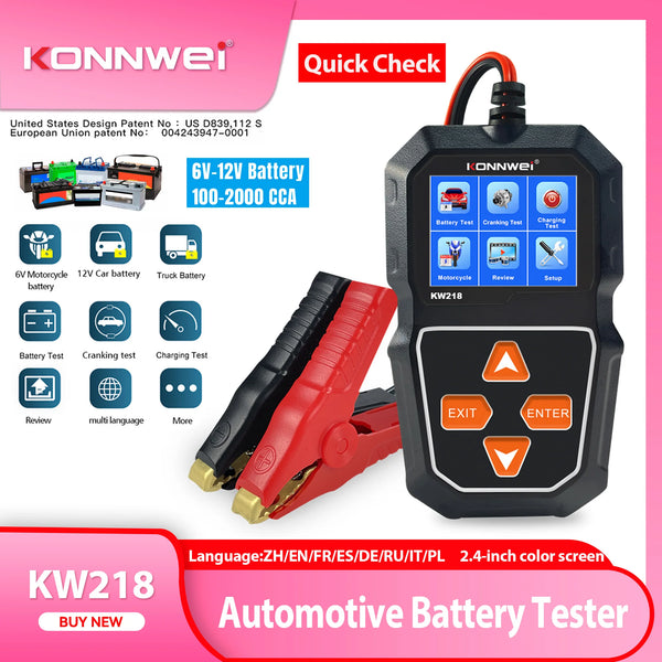 Probador de batería automotriz negro con sondas rojas y pantalla de color, junto a componentes de batería.