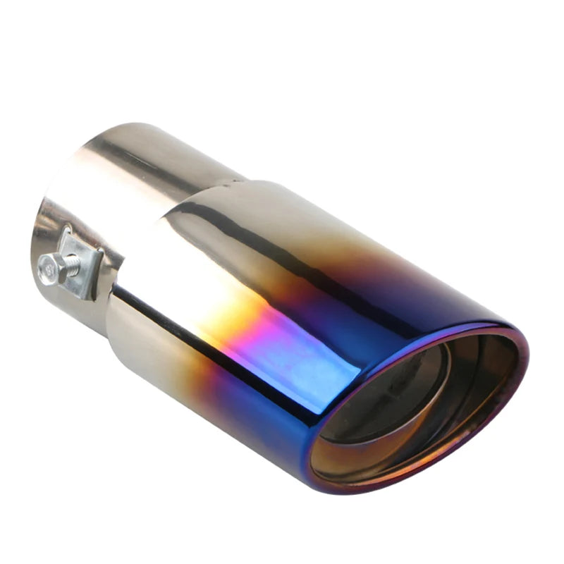 Glänzender Edelstahl-Katalysator-Auslass-Tip mit polierter, reflektierender Oberfläche.