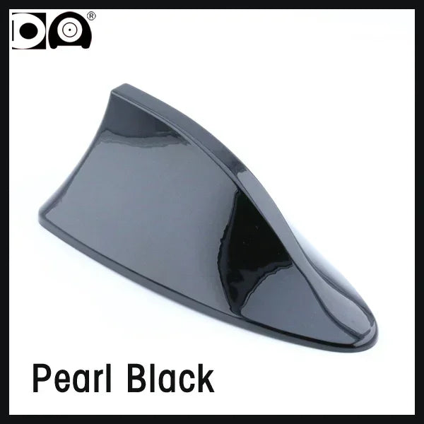 Antenne de voiture universelle en nageoire de requin noire et brillante.