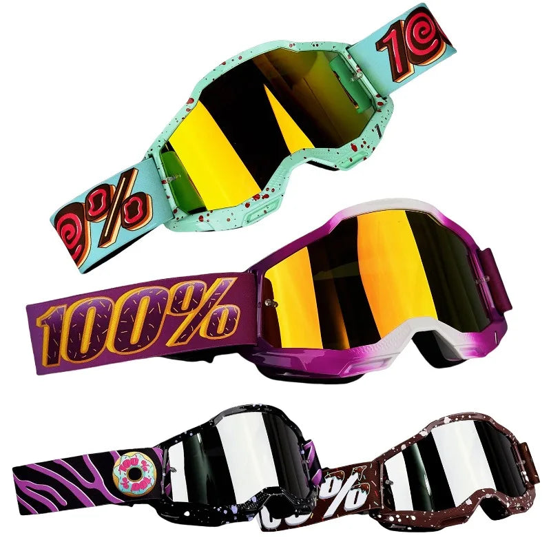 Ein Set multifunktionale Fahrrad- und Skygoggles in Türkis und Lila mit reflektierenden Linsen.