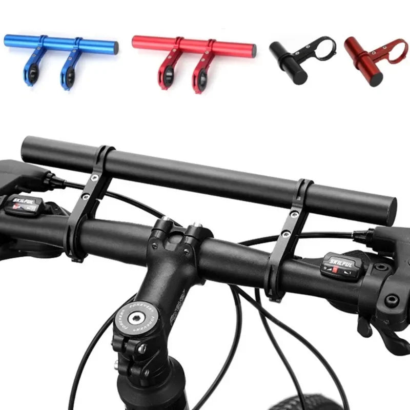 Verschiedene verstellbare Fahrradlenker-Erweiterungshalterungen und -Klemmen zum Befestigen von Zubehör.