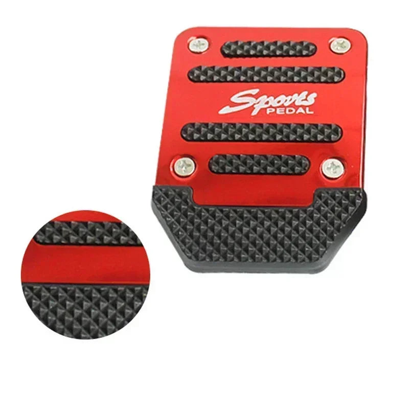 Un juego de cubiertas deportivas rojas y negras para pedales de coche.