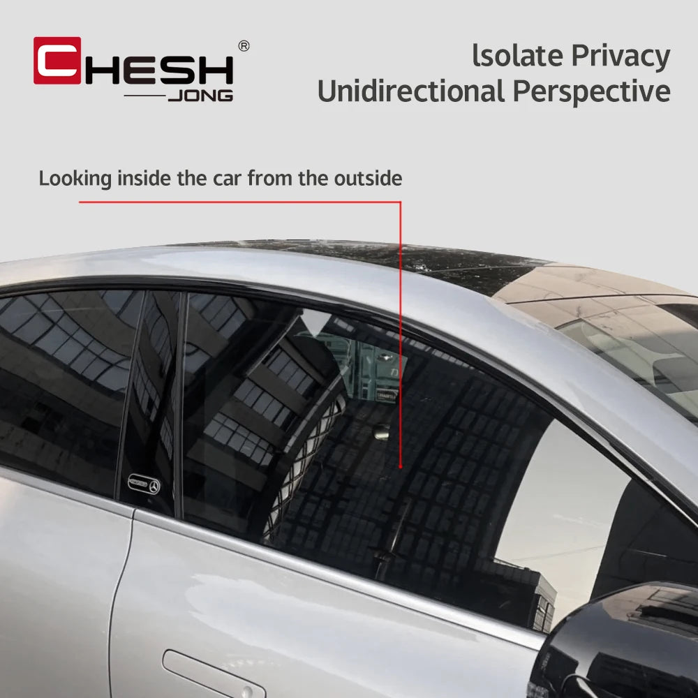 Fenêtre de voiture montrant une vue indirecte de l'intérieur, offrant une perspective unidirectionnelle pour la confidentiali