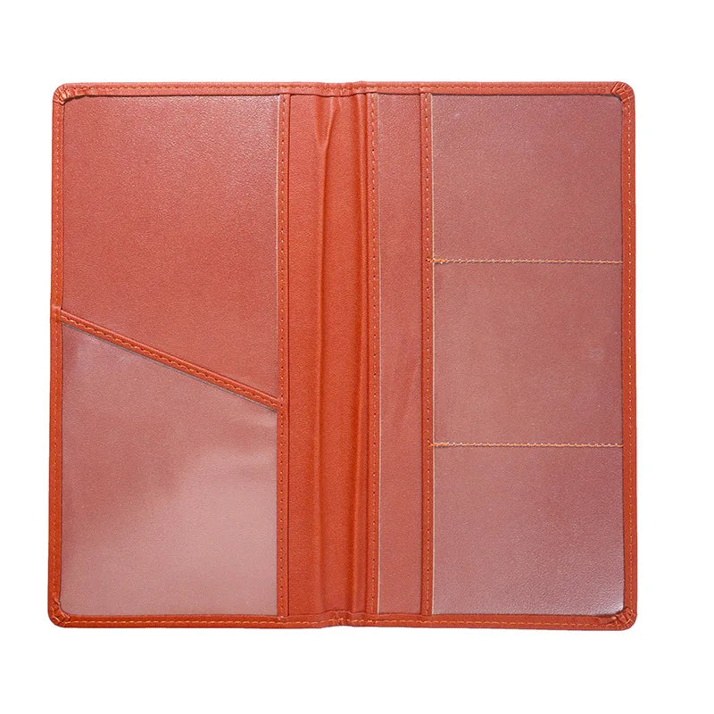 Braunes Leder-Kartenetui mit aufgesplittetem Design und zwei Dokumentenfächern.