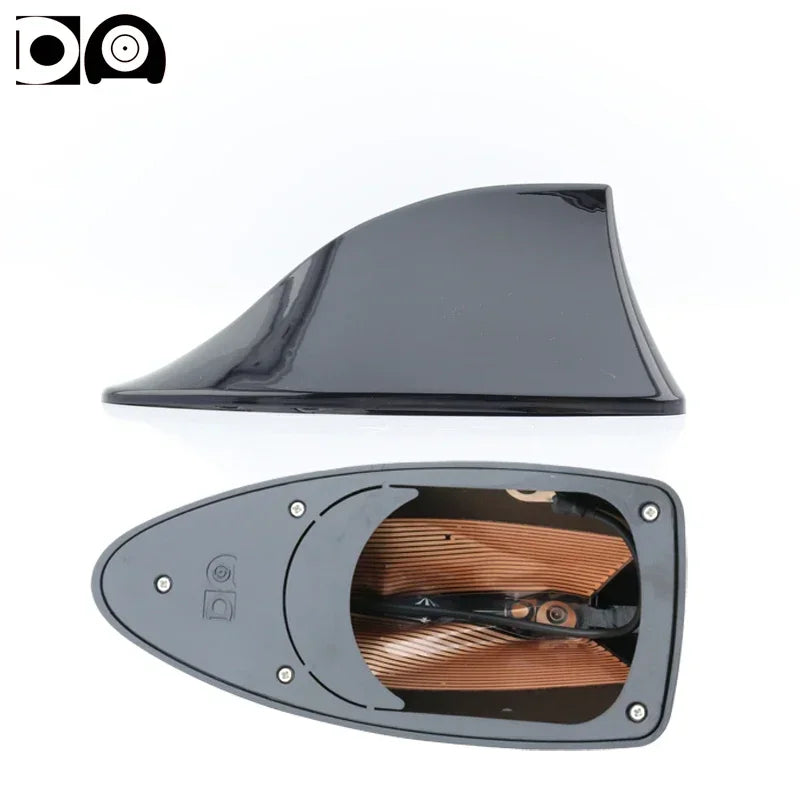Antenne de voiture universelle à nageoire de requin noire, vue complète et du boîtier.