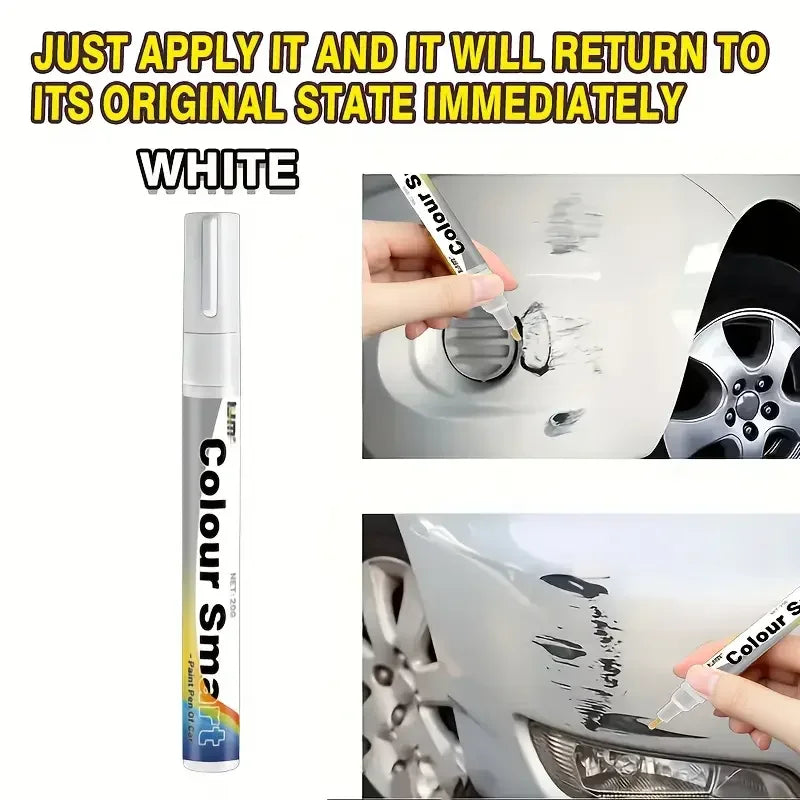 Eine Hand trägt einen farbwechselnden Stift auf, um Kratzer an einer weißen Autooberfläche zu reparieren.