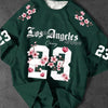 Camiseta de fútbol para hombre verde oscuro con estampado floral, número 23 y flores de cerezo rosa.