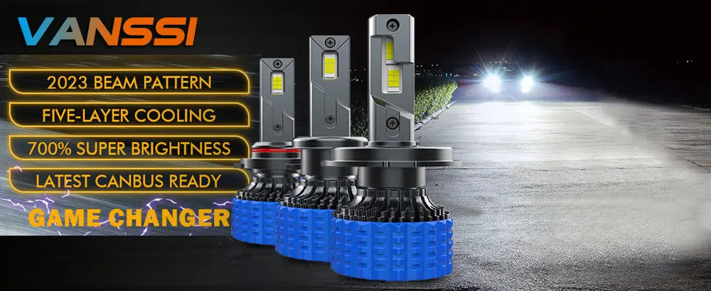 ثلاثة مصابيح LED ساطعة بقواعد زرقاء معروضة على سطح داكن، تبرز ميزات مثل نمط الشعاع والتبريد.