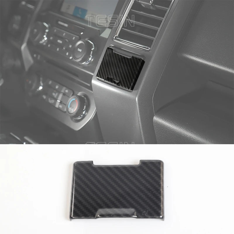 Pièce de garniture en fibre de carbone noire pour une console centrale