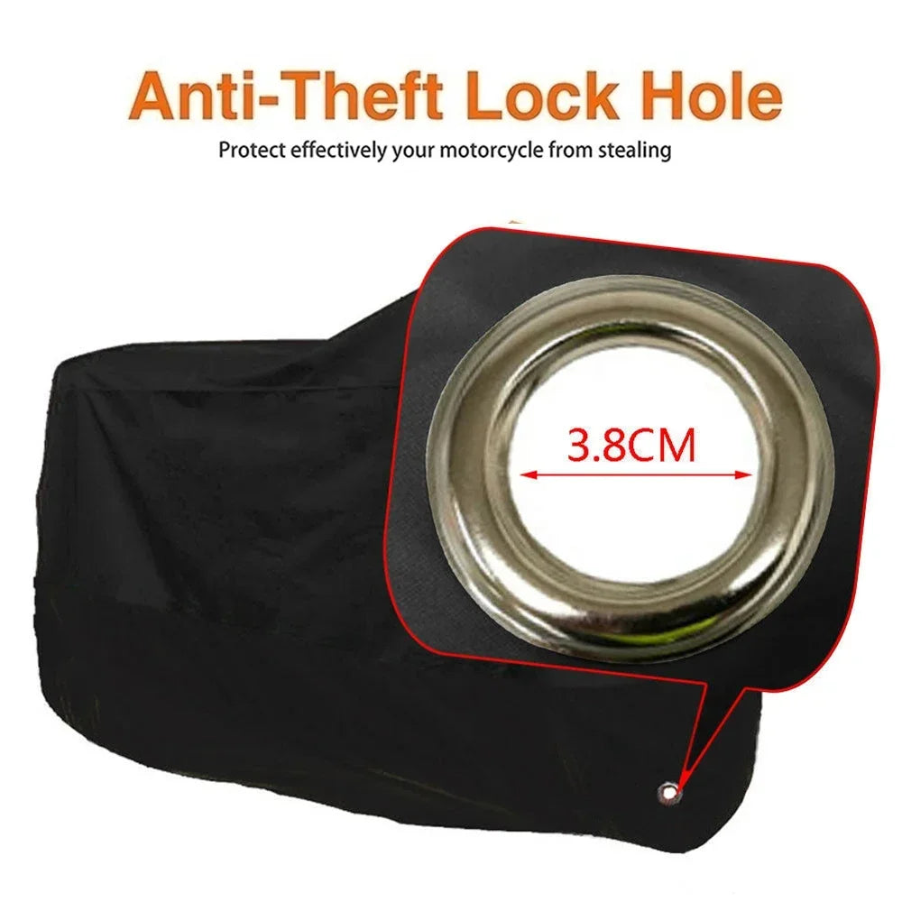 Loquet anti-vol trou sur une housse noire de moto pour protection