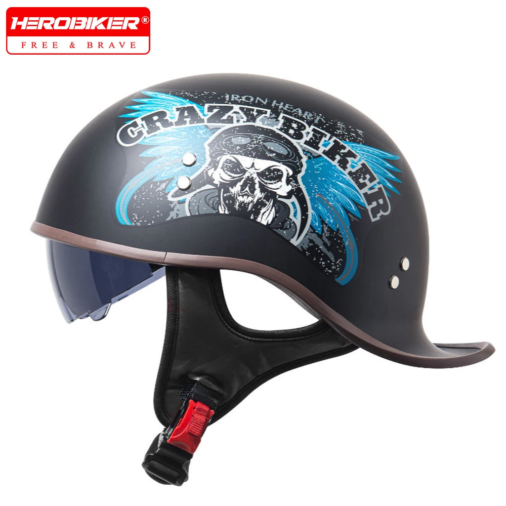 Casque de moto noir à moitié avec un design, le texte CRAZY BIKER et un crâne.
