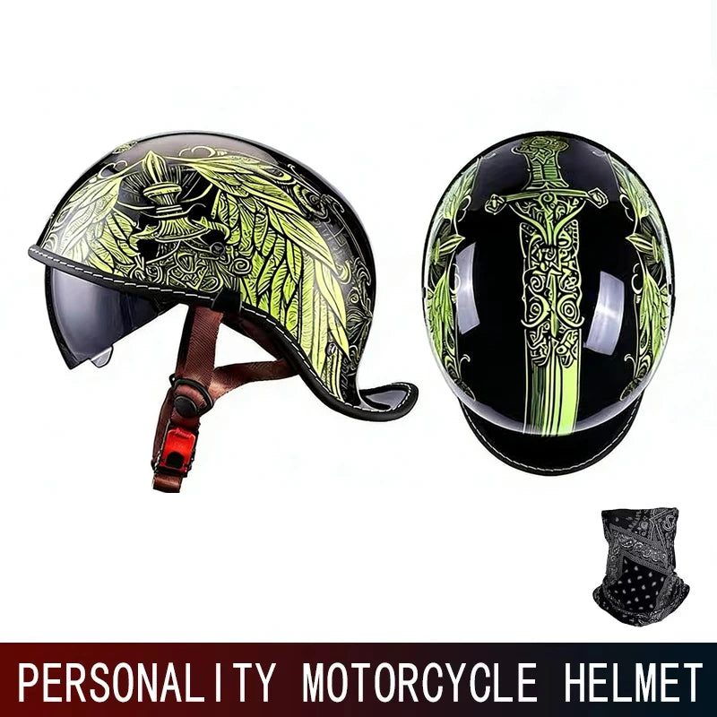 Schwarzer Motorradhelm mit grünem Federdesign und Schwertmotiv.