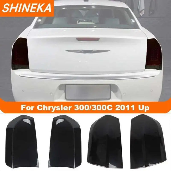 Juego de tapas de luz trasera ahumadas negras para un Chrysler 300/300C modelo 2011.