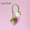 Pendentif de clé en forme de fleur de fraise rose crochet fait main