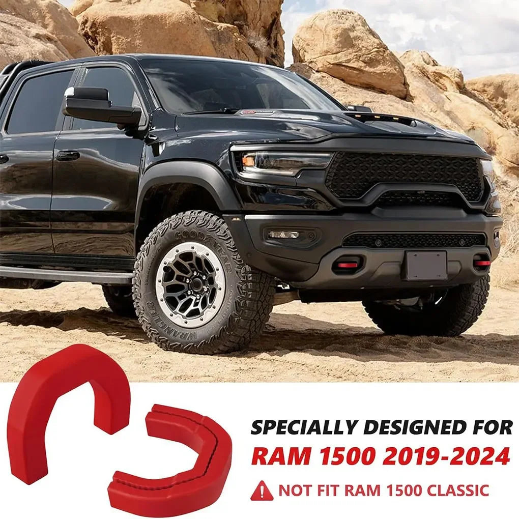 Cubiertas de gancho para remolque de coche rojo diseñadas para la camioneta RAM 1500.