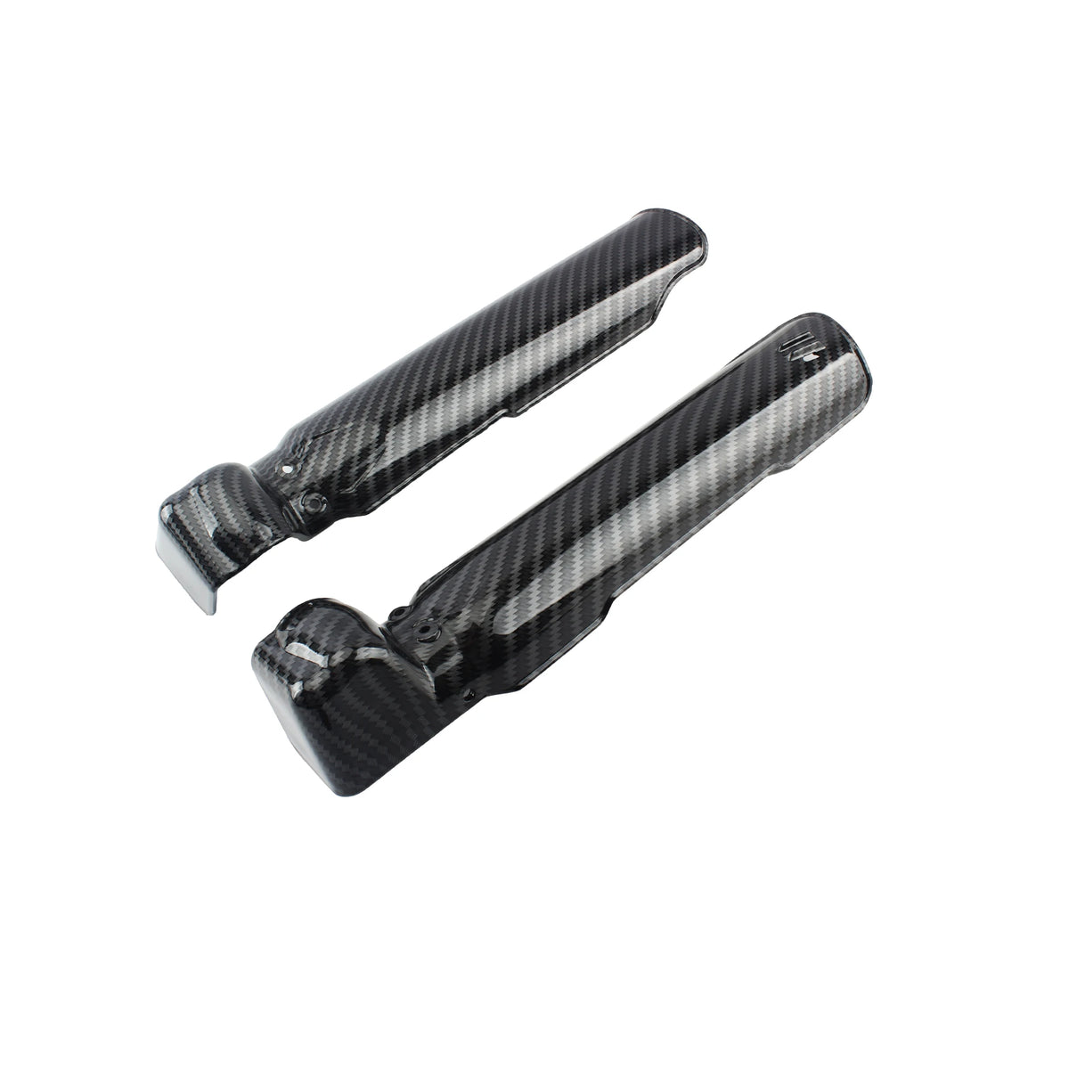 Ein Paar schwarze Kohlefaser-Karosserieteile für Dirtbikes.