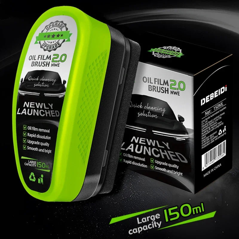 Brosse à film-nettoyant pour pare-brise automobile, vert lime avec poignée noire et emballage.