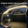 Corrélation du signal du véhicule original montrant une bande de LED brillante à l'intérieur d'une voiture.