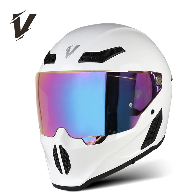 Casco de motocicleta blanco de cara completa con visor iridiscente reflectante y detalles negros.