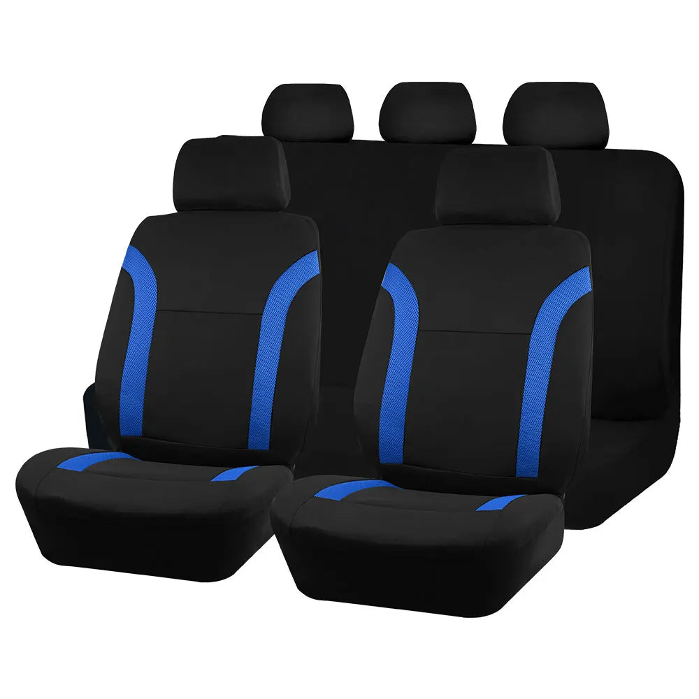 Ein Set schwarze Autositzausstattungen mit blauen Akzenten in einer Reihe