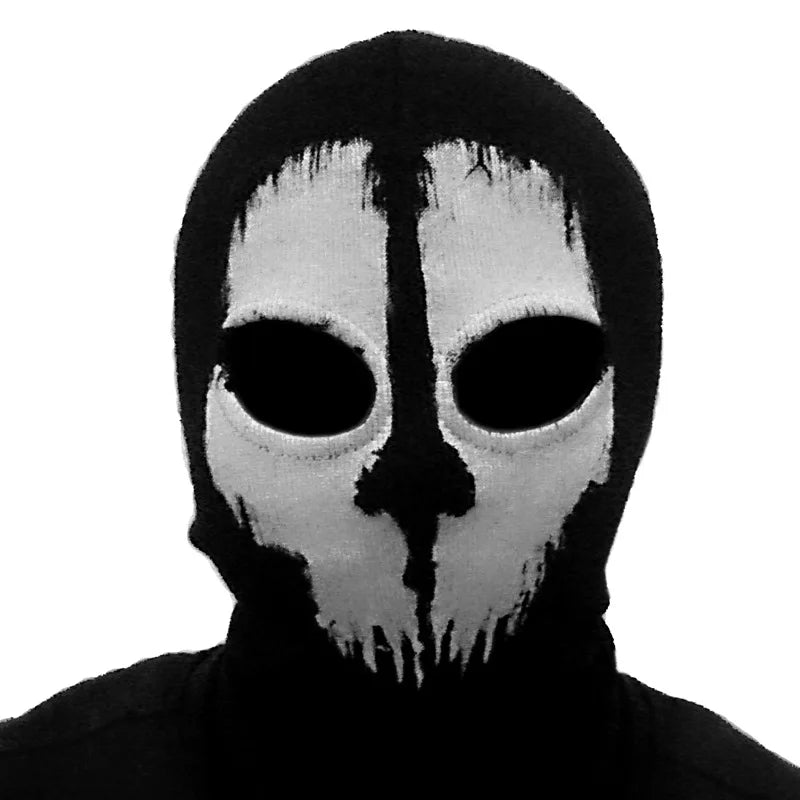 Máscara balaclava negra de cara completa con una franja blanca en la frente y orificios para los ojos negros.