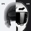 Primer plano de un casco de motocicleta mostrando la combinación de capas de protección EPS y ABS.
