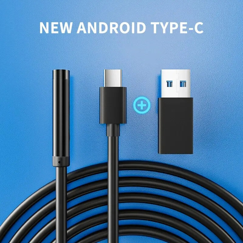 Ein schwarzes Android Type-C-Kabel und -Stecker vor blauem Hintergrund.