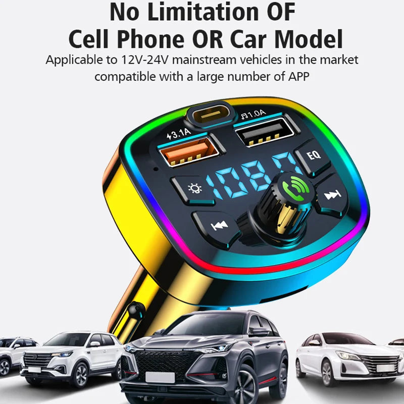 Portables Bluetooth-FM-Sender für Autos, gezeigt mit verschiedenen Fahrzeugen im Hintergrund.