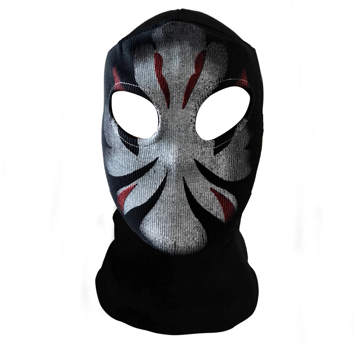 Una máscara balaclava negra con patrón de camuflaje gris y negro con detalles rojos.
