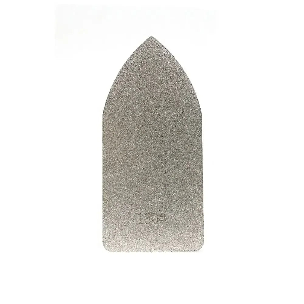 Graue Präzisionsdiamant-Schleif- und Poliermatte mit länglicher, konischer Form.