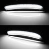 Primer plano de las luces indicadoras laterales LED ahumadas instaladas en un vehículo, mostrando la potente salida de luz.